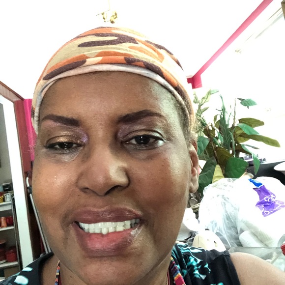 Meet your Posher, Val - Picture 1 of 1